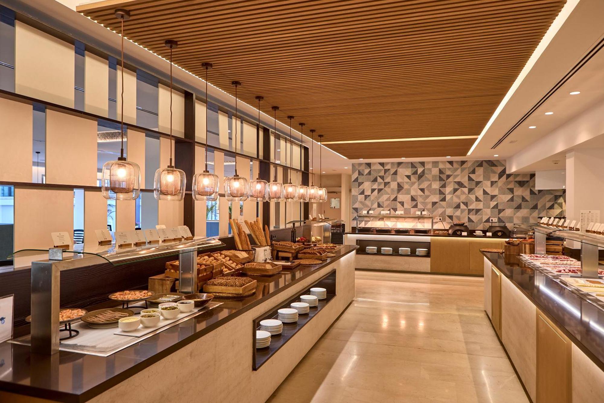 Universal Grand Leon & Spa 콜로니아 산트 호르디 외부 사진